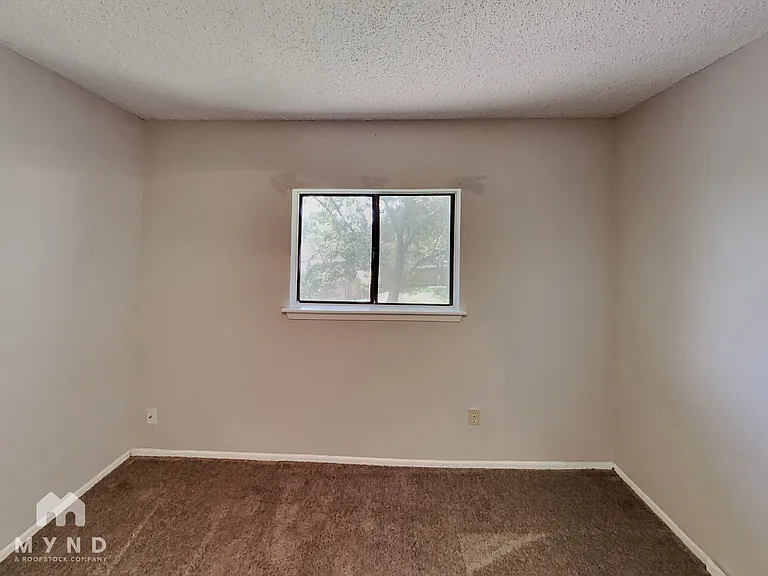 4714 Crested Rock Dr — Photo 18