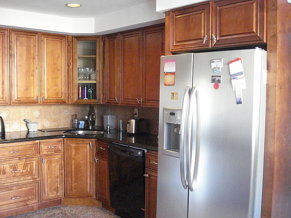 5th image of 9 Downey Dr