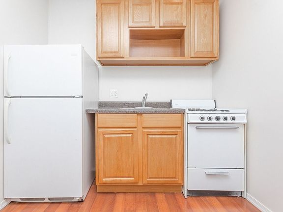 2nd image of 793 Franklin Ave #1B