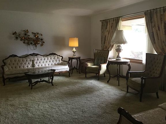 2nd image of 3516 Huffman Blvd