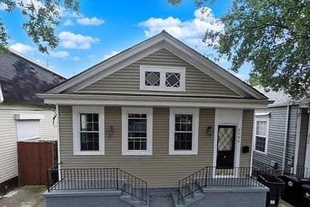 3rd image of 2906 Saint Peter St