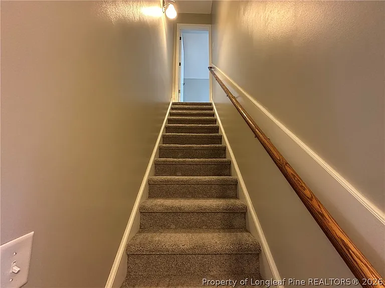498 New Castle Ln — Photo 32