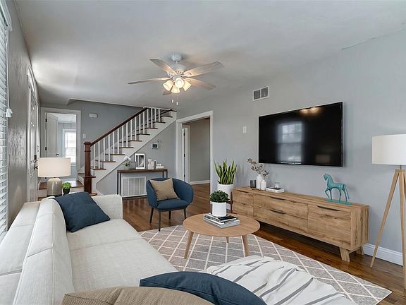 4th image of 2809 NW 45th St