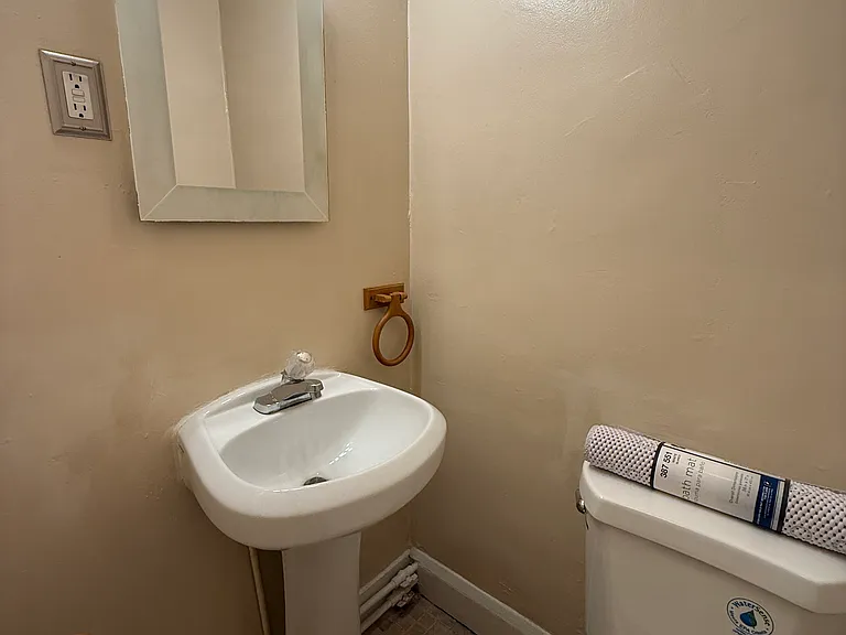 2106 Saint Paul St #2F — Photo 12