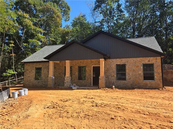 1421 Hannaford Rd, Winston Salem, NC 27103