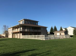 3742 Canyon Run Dr, Hudsonville, MI 49426