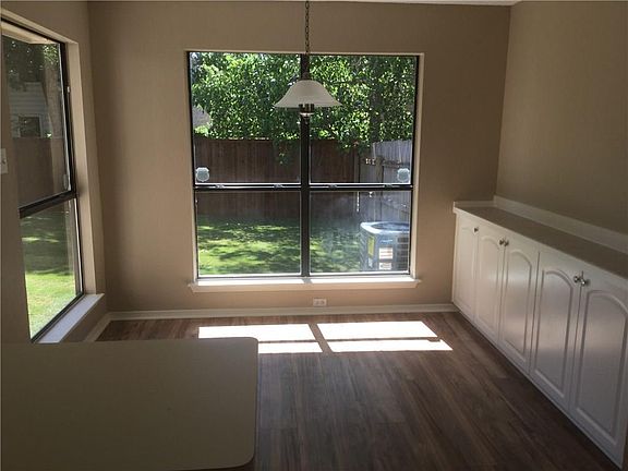 4th image of 1332 Jasmine Dr