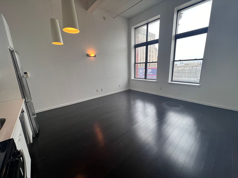 1st image of 726-28 Market St Unit 601