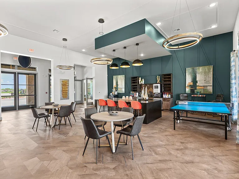Emerson at Red Oak — Photo 8