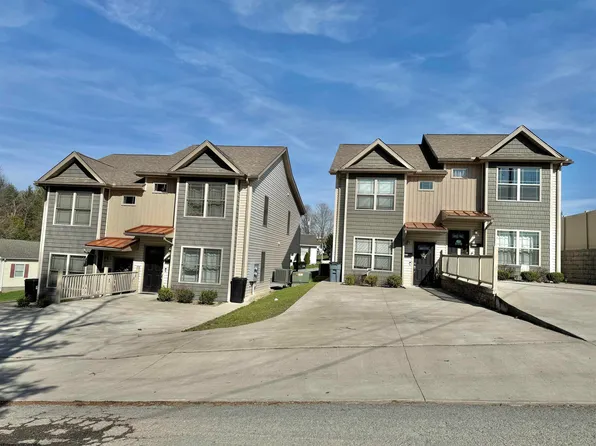 811 Riverview Ln, Fairmont, WV 26554