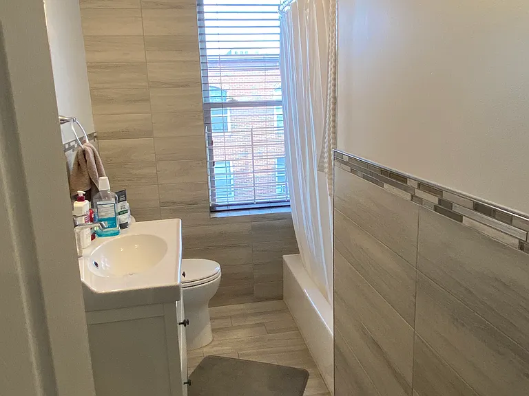 202 N 9th St #3 — Photo 6