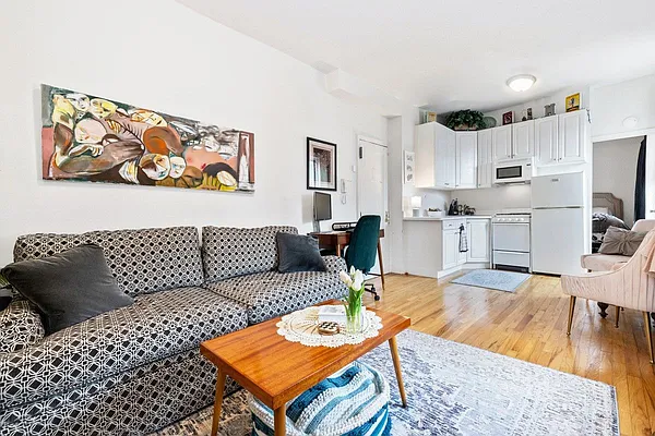 Rented by REAL New York | media 6