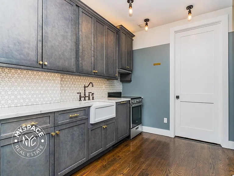 187 Kent Ave #807 — Photo 4