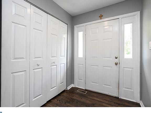 4th image of 170 S Orchard Ave