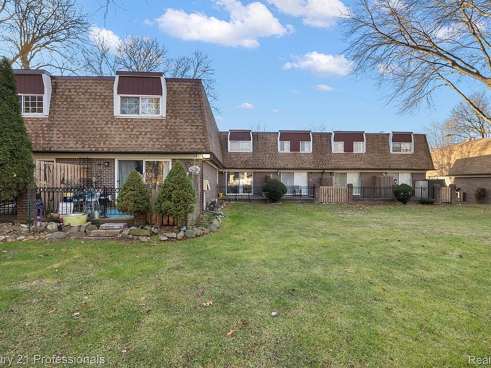 1st image of 37054 W Aragona Dr