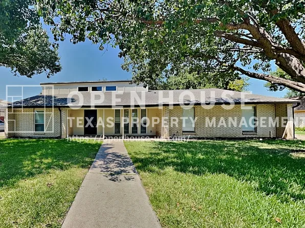 3900 Buckhorn Pl, Fort Worth, TX 76137