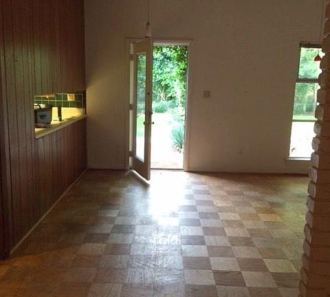 3rd image of 1328 Woodhurst Dr