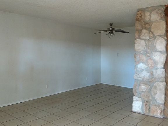 4th image of 4000 Tanglewood Ln