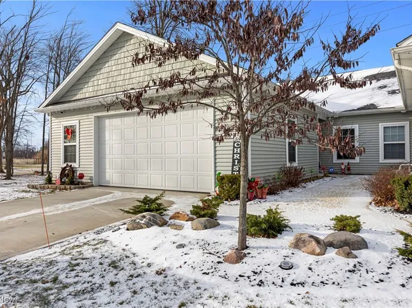 302 Deer Xing, Elyria, OH 44035