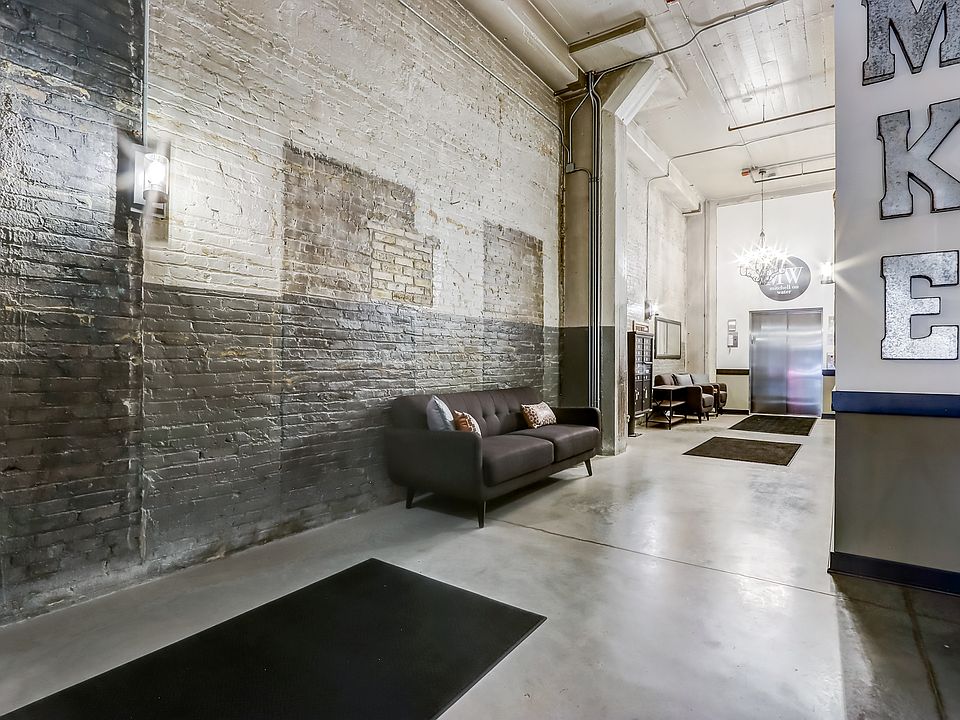 Building Photo 4