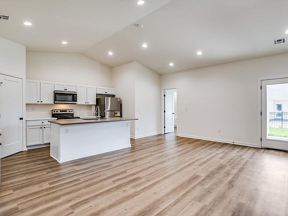 5th image of 2708 S Zulu St #200