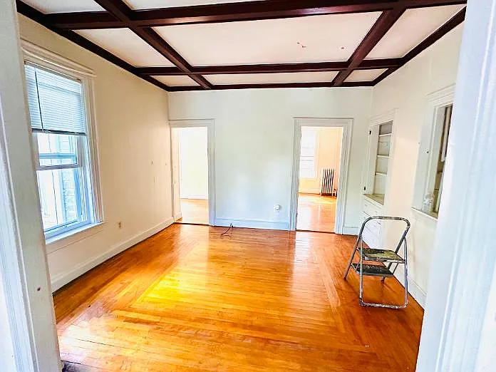 100 Leonard St #4
