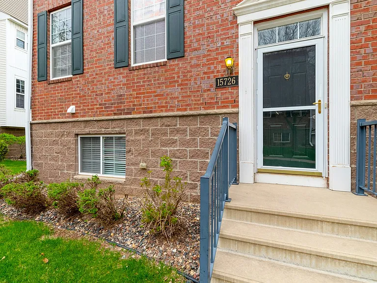 15726 Frisian Ln — Photo 2