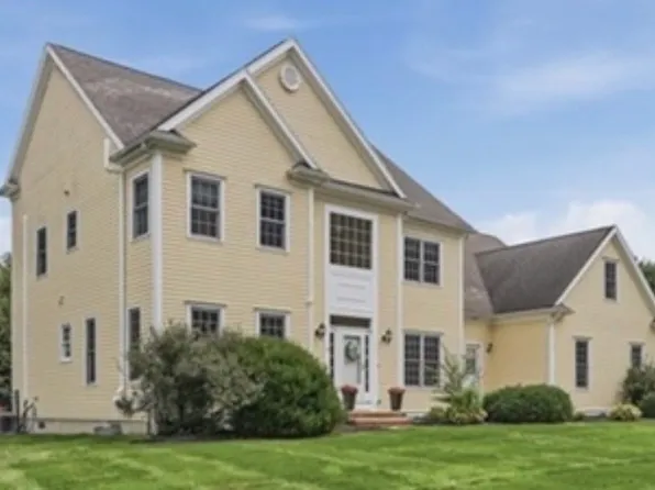 8 Juniper Rd, Upton, MA 01568