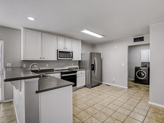 5th image of 3907 Heatherwood Cir