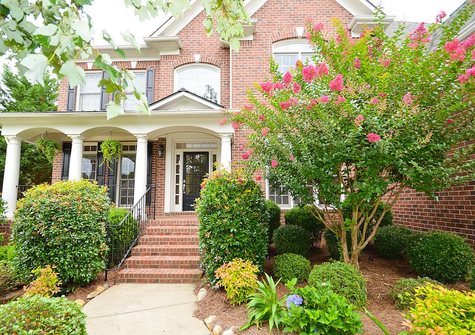 2nd image of 1729 Hickory Ridge Dr