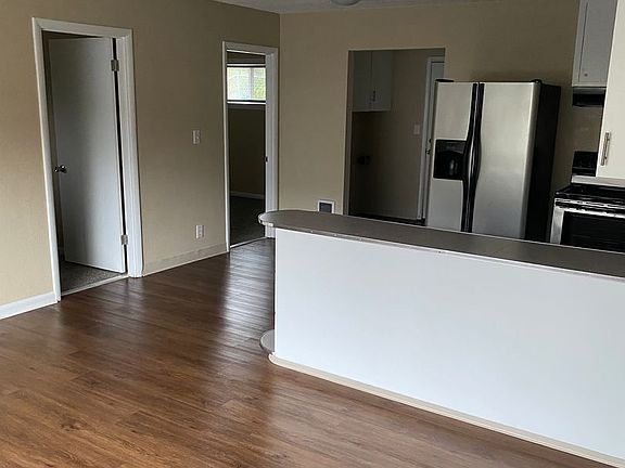 4th image of 1311 6th St NW #1317