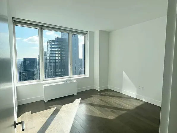 388 Bridge Street image 8 of 13