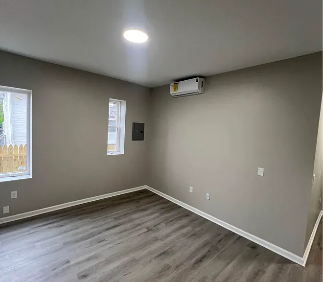496 W State St #6 — Photo 8