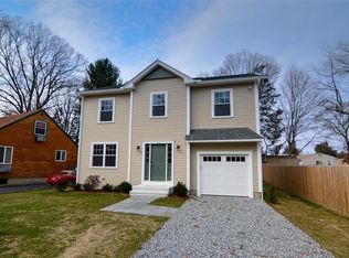 15 Darrow Dr, Warwick, RI 02886