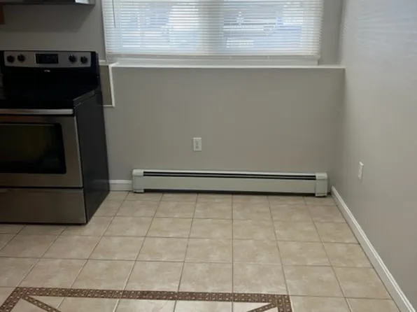 16 Day St APT 1, Pawtucket, RI 02860