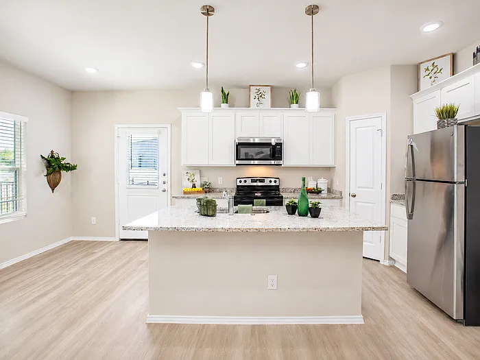 3 bed, 2.5 bath, 1379 sqft, $1,795 — Photo 3