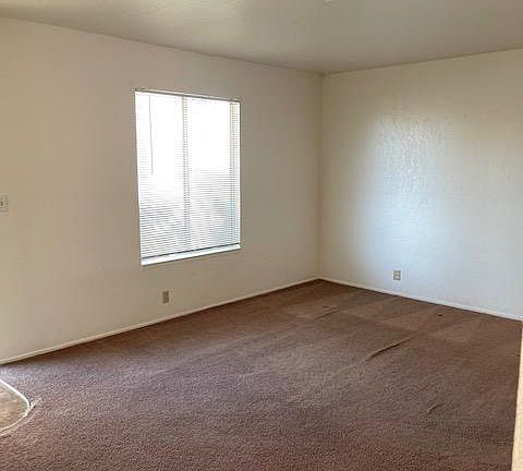 5th image of 414 Acacia Ave #D