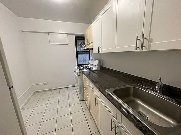 2nd image of 8360 118th St