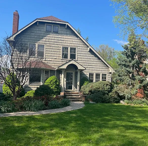 17900 Lakewood Heights Blvd — Photo 3