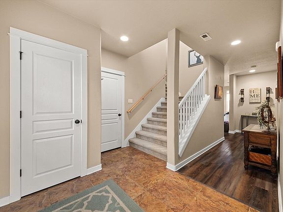 4th image of 7002 E Columbia Dr