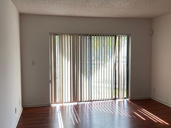 3rd image of 8290 Lake Dr #124-1