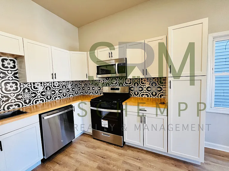 518 Camp St #520 — Photo 11