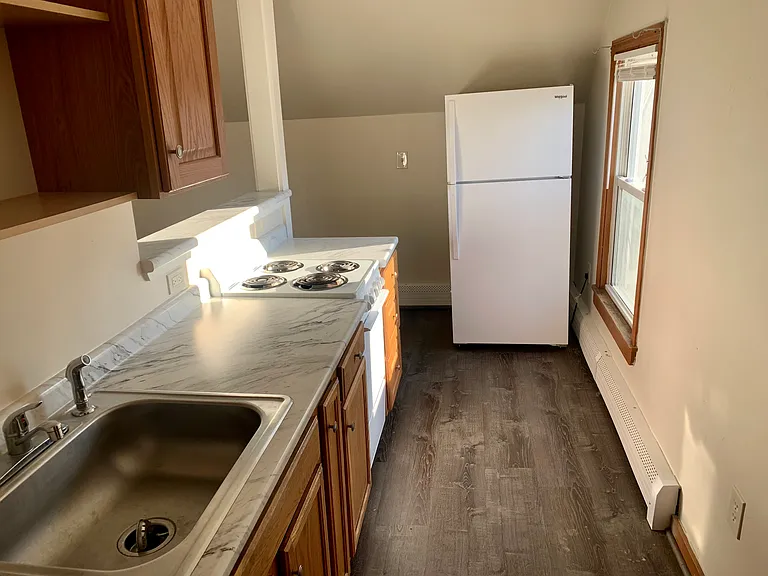 528 Deering Ave #6 — Photo 10