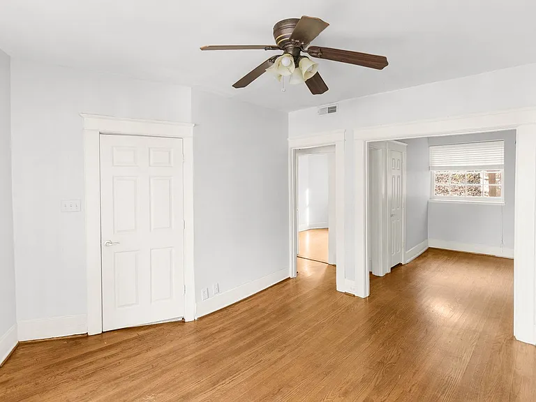 Elmhardt Apartments — Photo 18