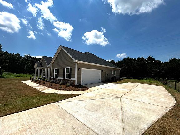 3rd image of 204 Sage Ct