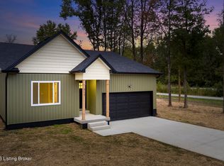 517 S Park Rd, Fairdale, KY 40118