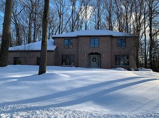 105 Middlebury Rd, Orchard Park, NY 14127