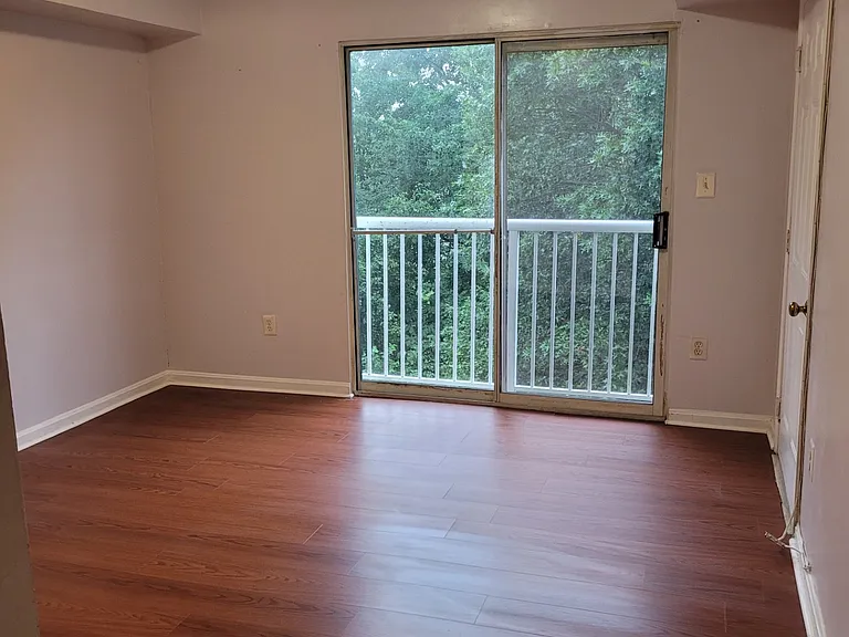 13900 Farnsworth Ln — Photo 4