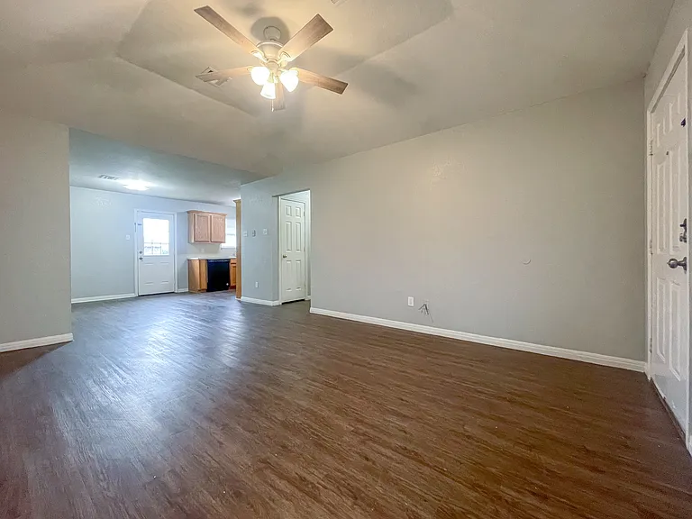 180 Spring Water Ln — Photo 3