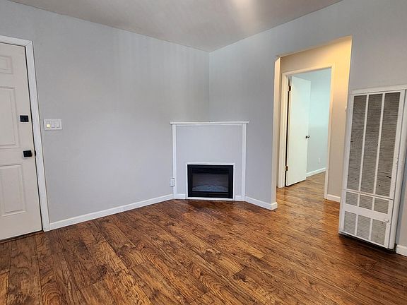4th image of 2107 27th St APT 3